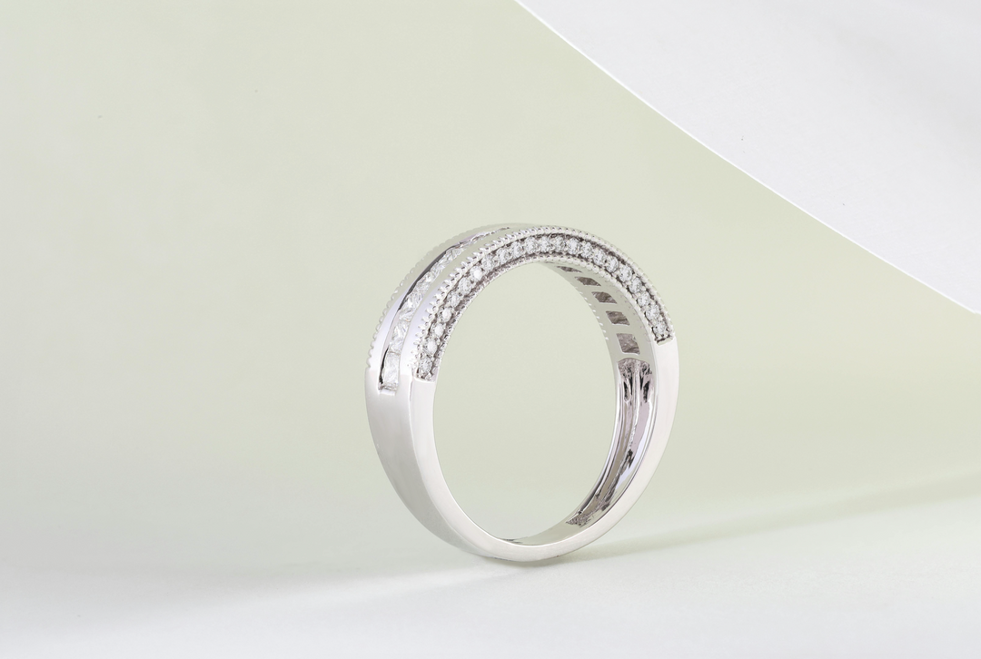 How To Wear an Anniversary Band?