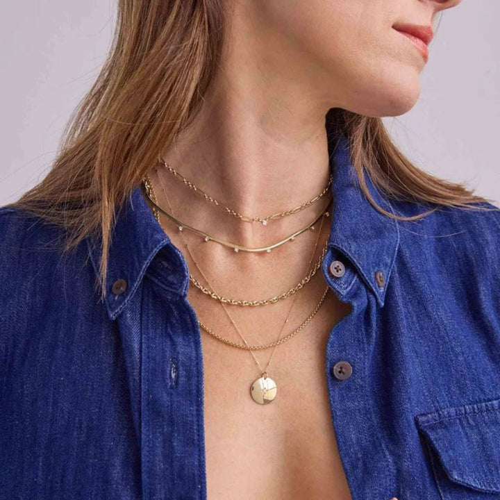 14K Yellow Gold Snake Chain Necklace With Dangling Diamonds - 18"
