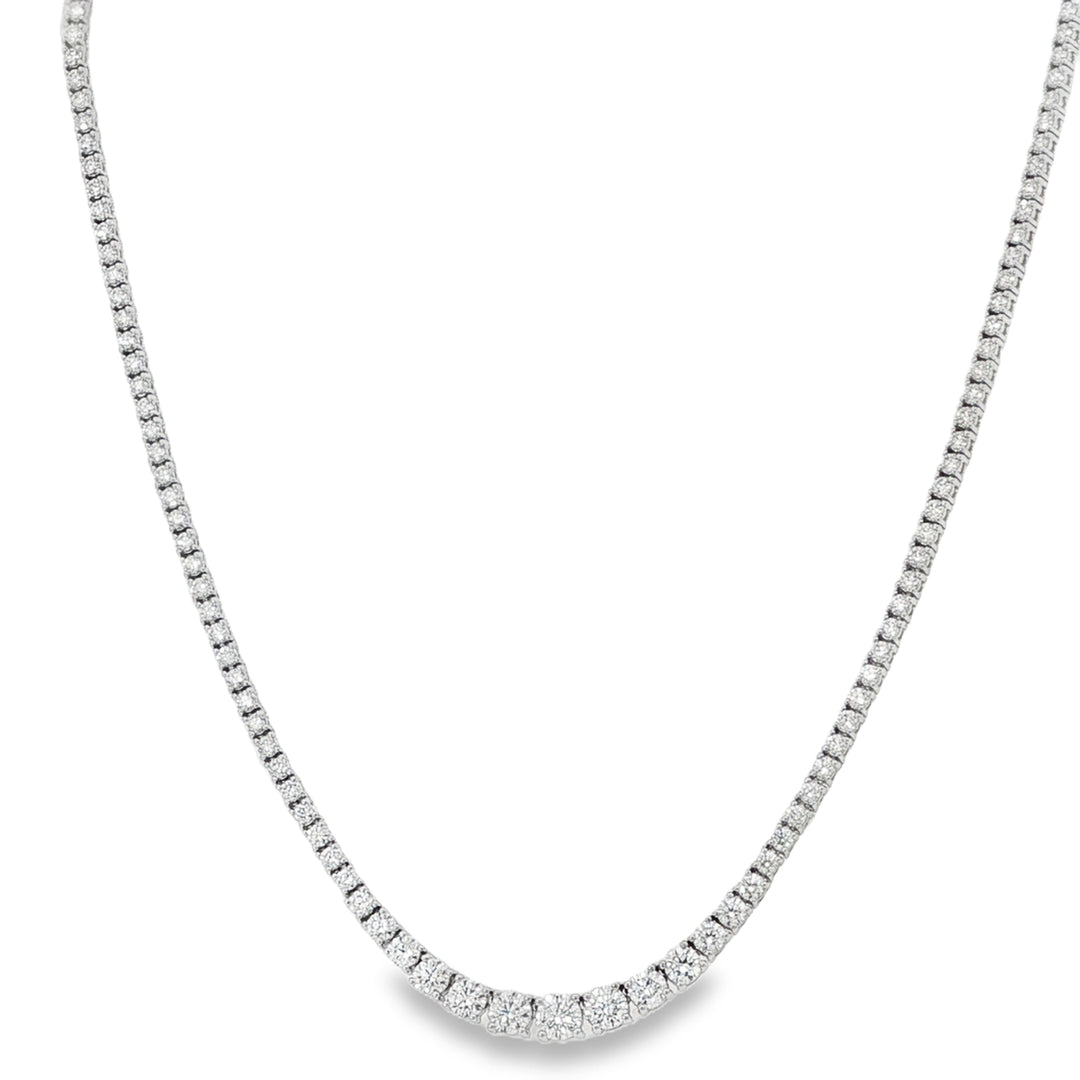 14K White Gold Graduated Diamond Tennis Necklace Weighing 5.09cts - 17"