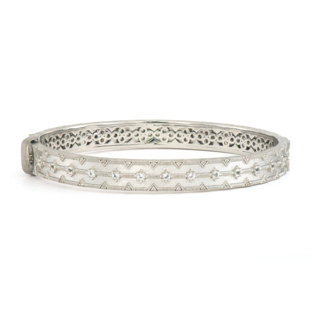 Silver Lisse Borderland Triangle Bangle