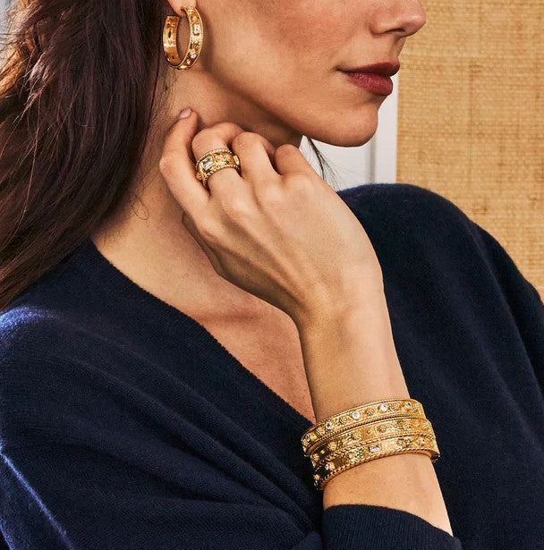 Berry Classic Hinged Bangle