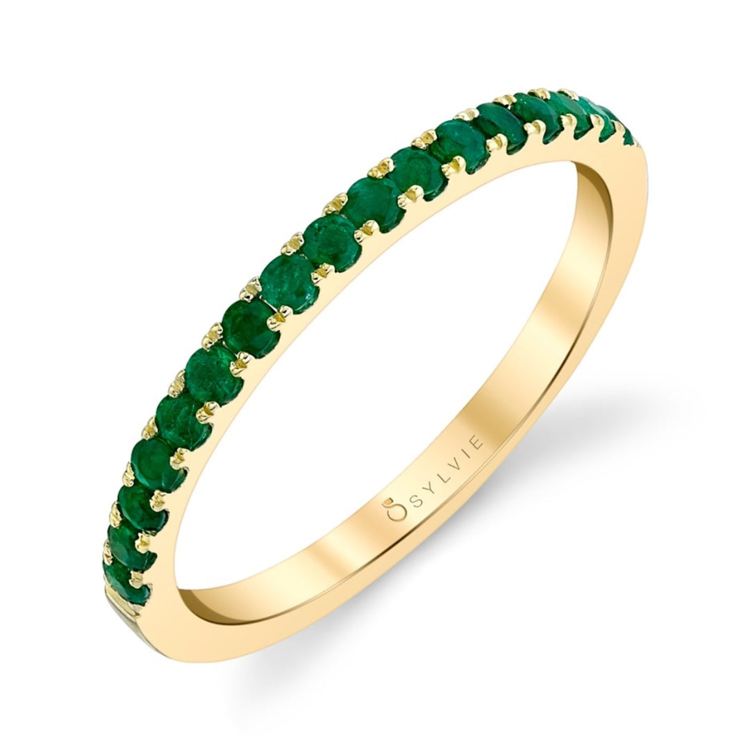 14K Yellow Gold Ring With Emeralds Halfway Around - Size 6.5