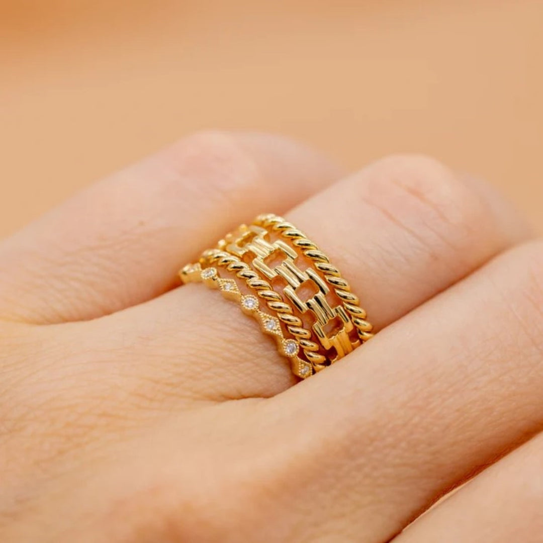 18K Yellow Gold Round And Marquise Cut Diamond Band - Size 6.5