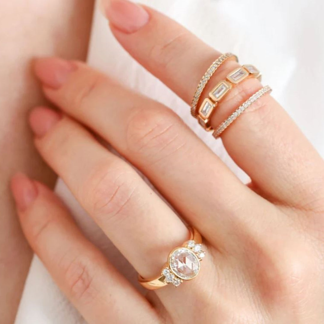 18K Yellow Gold Scallop Diamond Band - Size 6.5