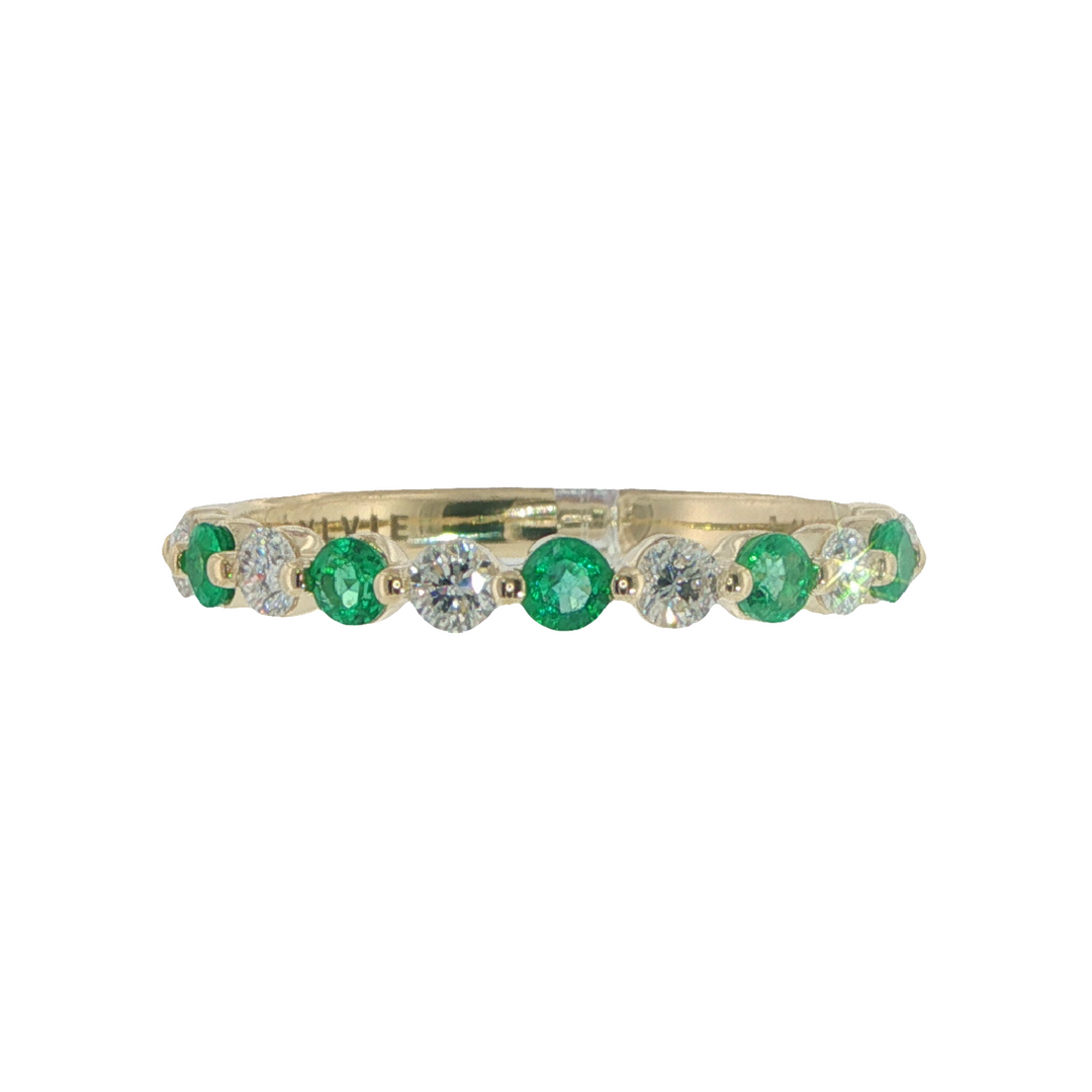 14K Yellow Gold Single Shared Prong Ring With Diamonds And Emeralds Halfway Around - Size 6.5