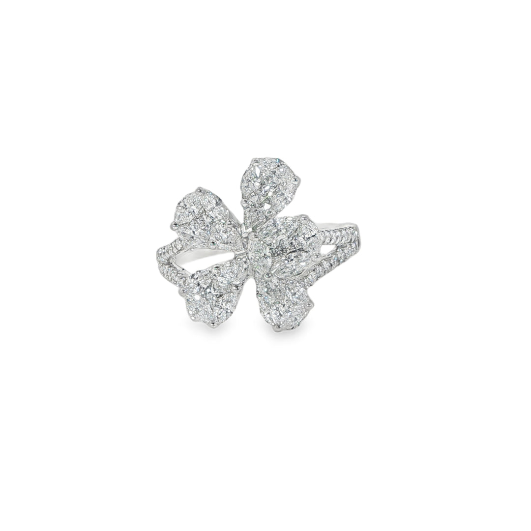 18K White Gold Floral Motif Illusion Set Diamond Ring - Size 7