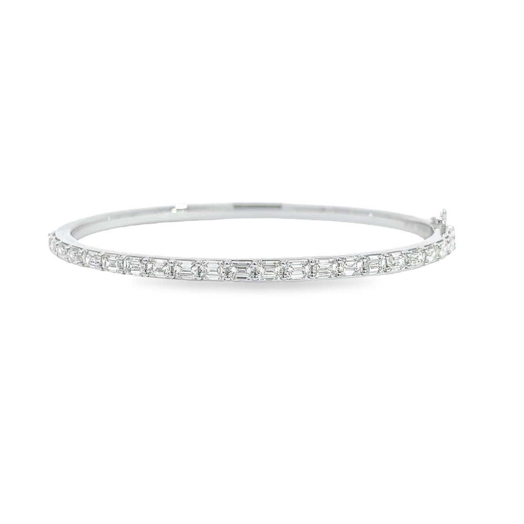 White Gold Bracelet With 22 Emerald Cut Diamonds Weighing 3.19cts